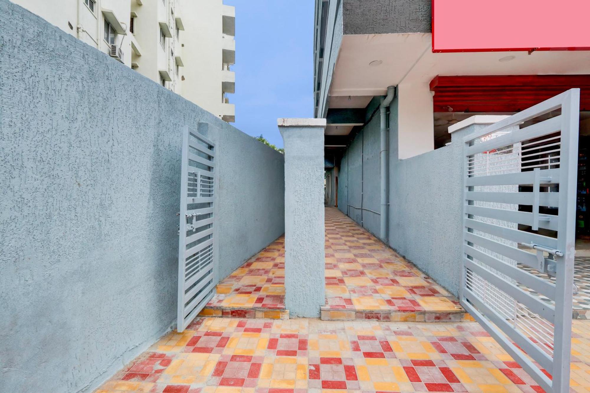 Hotel O Living Tree In Hyderabad Exterior foto